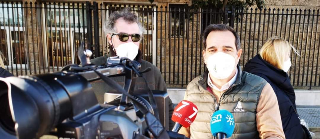 pedrogallardo73's tweet photo. En
@SubdelegCadiz para reivindicar
• #PAC que contemple diversidad productiva Cádiz 
• Medidas frente a los #COSTESDEPRODUCCION
• #STOPATAQUESALCAMPO especialmente sector #Ganadero y #Cinegético #DimisionGarzon
• Reciprocidad importaciones 3 países. + controles en fronteras https://t.co/WoPtmckGNp