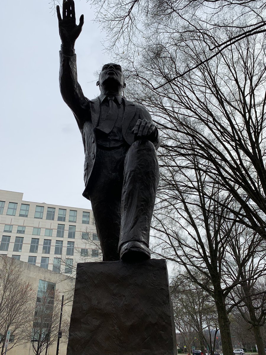 TyraeNewman's tweet photo. A beautiful wreath laying ceremony in honor of Dr. Martin Luther King Jr. at Marshall Park. Tune into @WBTV_News Monday at 7 pm for our hour long MLK special. https://t.co/gGep1ydxEV