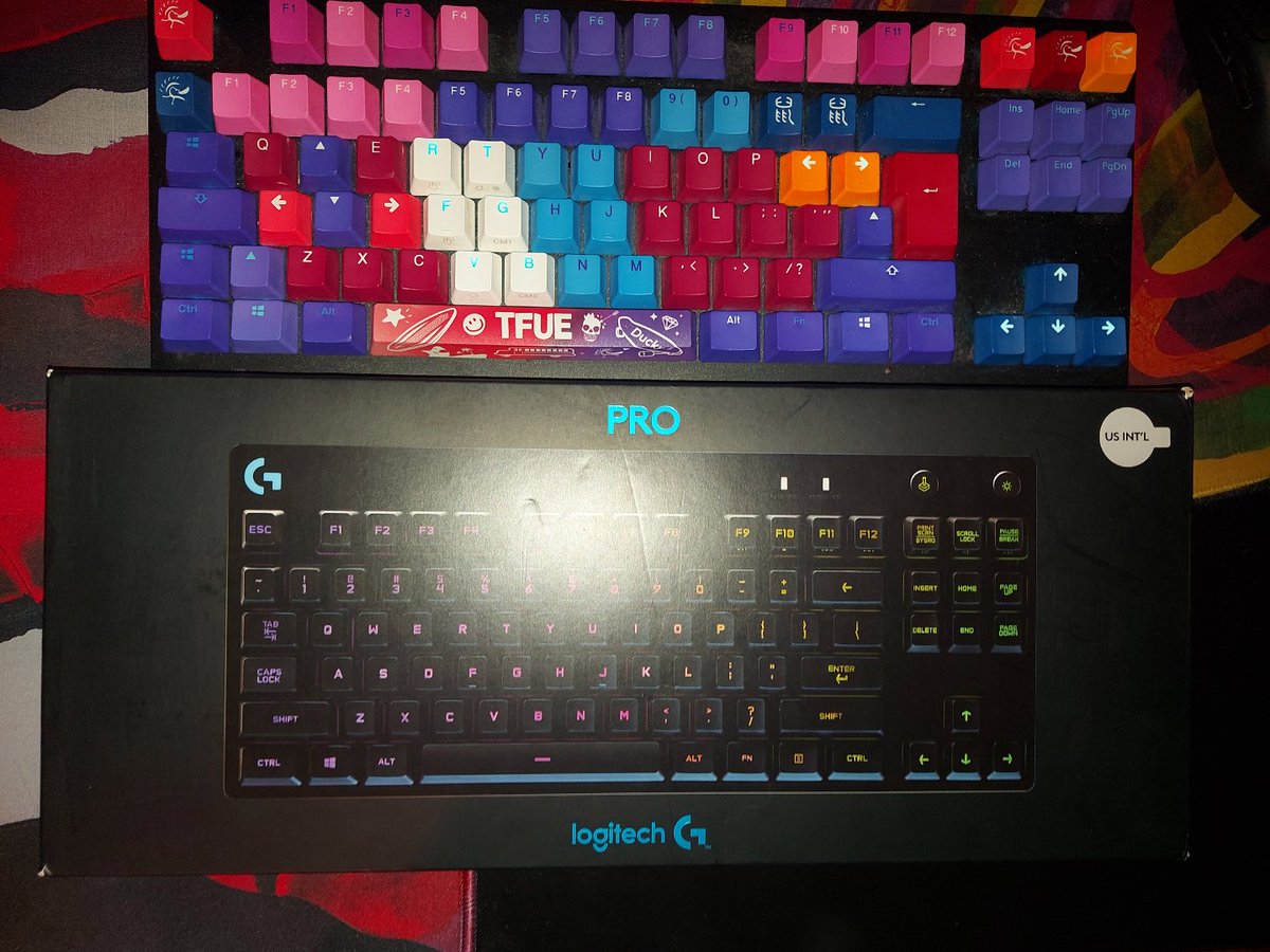 Logitech G Pro GIVEAWAY 🎉
TO ENTER 👇
LIKE ❤️ , RT ♻️  
FOLLOW ME <a href="/dan4o_x/">Dan4o MBC</a> 👑
JOIN MY DISCORD GROUP : discord.gg/TrUpUMu