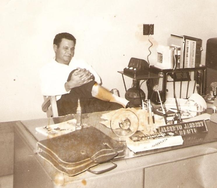 15 enero 1912.- Nace en #Saltillo, Alberto Jaubert Agüero, impulsor de la radio en #Coahuila, fundador de la primera estación de frecuencia modulada en Saltillo y la primera televisora en el Estado.