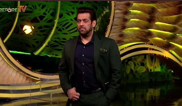 siya7781's tweet photo. Okay but the way Salman's expressions changed 360° just as Rash came for her turn.

Only for #SalMi shippers 😌💅🏼 that was cute moment.

#RashamiDesai #SalmanKhan #BB15 https://t.co/ptzJn4fGGa