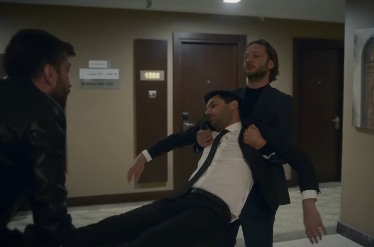 -Ona ne oldu ?
- Bir hafta çatapatsız kalmış bayıldı #Ramo