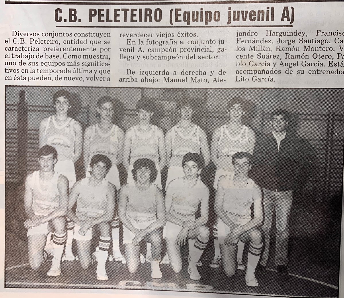 Retro_Basket_'s tweet photo. Acabamos el repaso a este primer número con un pequeño artículo sobre el equipo Juvenil A del @BPeleteiro en el que vemos caras conocidas como las de Manolo Mato, Alejandro Harguindey o @cmcalenti , entrenados por el incombustible Lito García https://t.co/xBk9vv006V