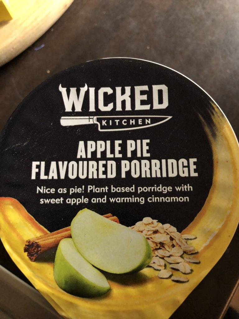 robert_alex25's tweet photo. Ok so call me silly but PLANT BASED porridge! Wake up world it’s oats!!! As plant based as you can get. #wicked #wtf #tellitasitis https://t.co/nEZ8dv2hxv
