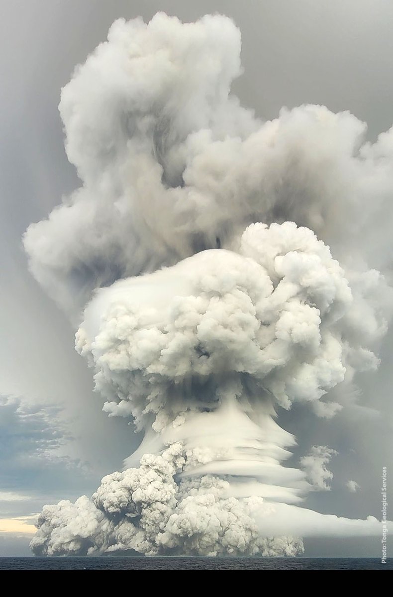 CarieAnnLau's tweet photo. While the satellite photos are stunning, even more stunning are the photos from the local Tongan geologists at Hunga Tonga Hunga Ha'apai . Remember to also amplify local crews working on these events!  https://t.co/IRZotsPCDN https://t.co/z4BqfptJf8