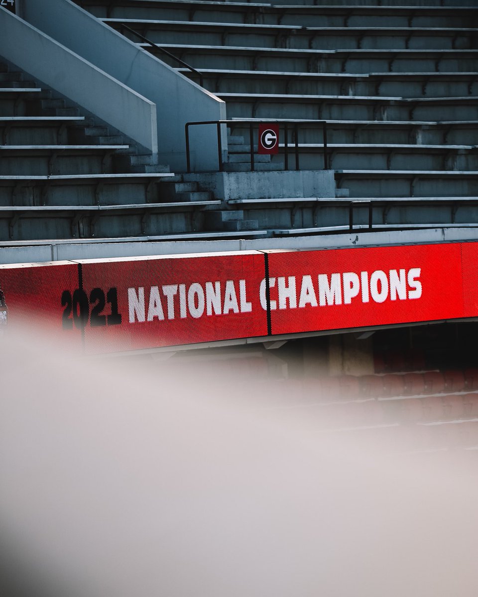GeorgiaFootball's tweet photo. 🏆

#GoDawgs https://t.co/KF7U7bucxQ