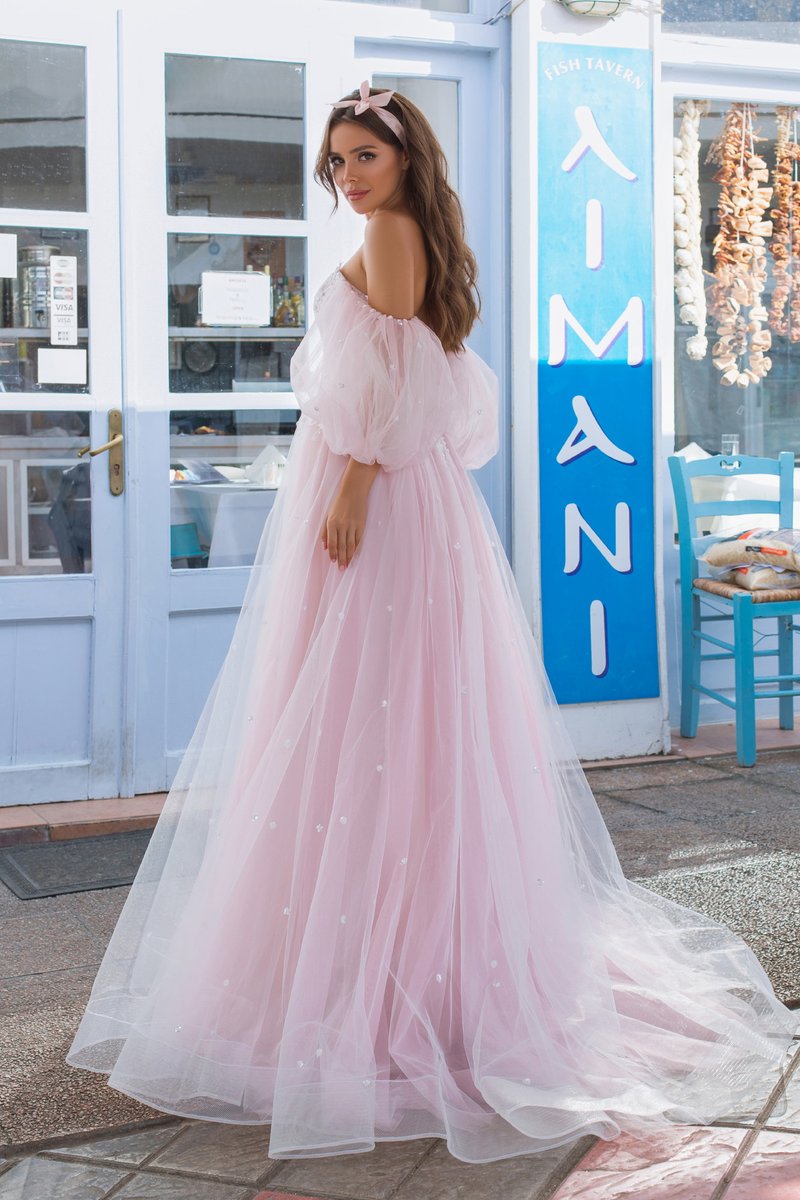 Aline Lace and Tulle Wedding Dress with Detachable Sleeves / Bridal Gown Perfect for Beach Wedding at
etsy.com/.../aline-wedd…
#weddingdress #BridalGown #beachwedding #laceweddingdress