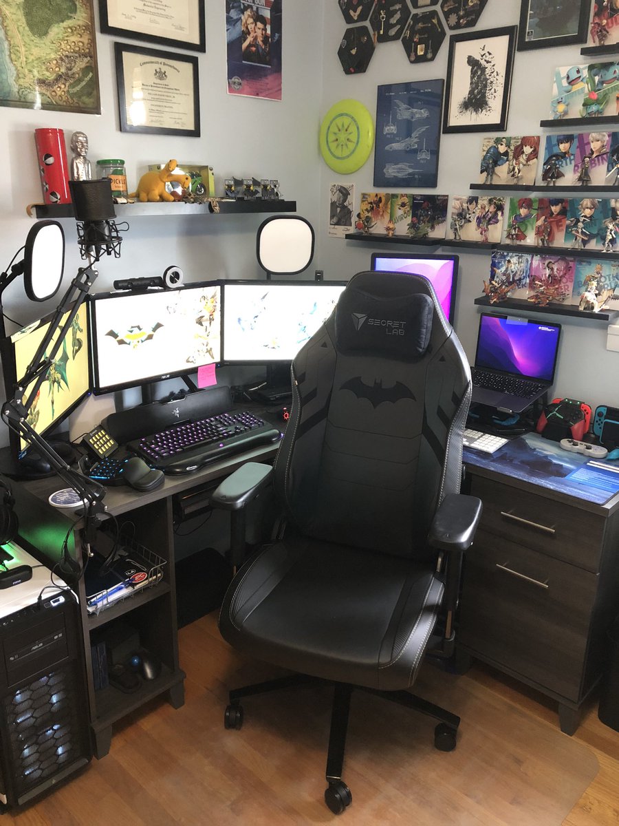 BizhyGG's tweet photo. New #secretlab chair came in and I am in love 😍 https://t.co/Lv4SD84pZp