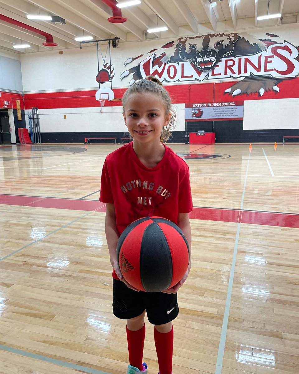 hparnell24's tweet image. Guess who is back to back champion in the Denver Nuggets Skills Challenge for the 6-7 division? This kid! So stinkin proud of you Izabella!!!  On to regionals for Southern Colorado! Not bad winning against 75 girls your age! #backtobackchamp #reignof4 #izabellagrace