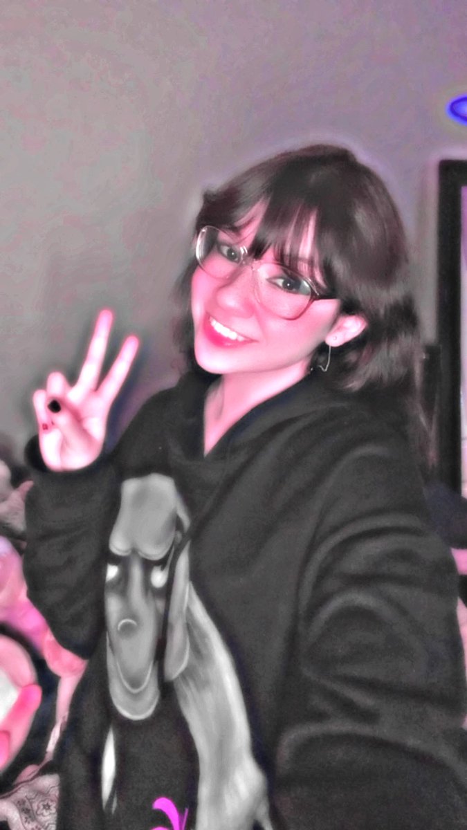 AlexaU3u's tweet photo. Insertó Fotitos de @gelisgelita pa que se las pongan de perfil <3 |den créditos si las usan xfa :)| https://t.co/hzj2J5d3yk