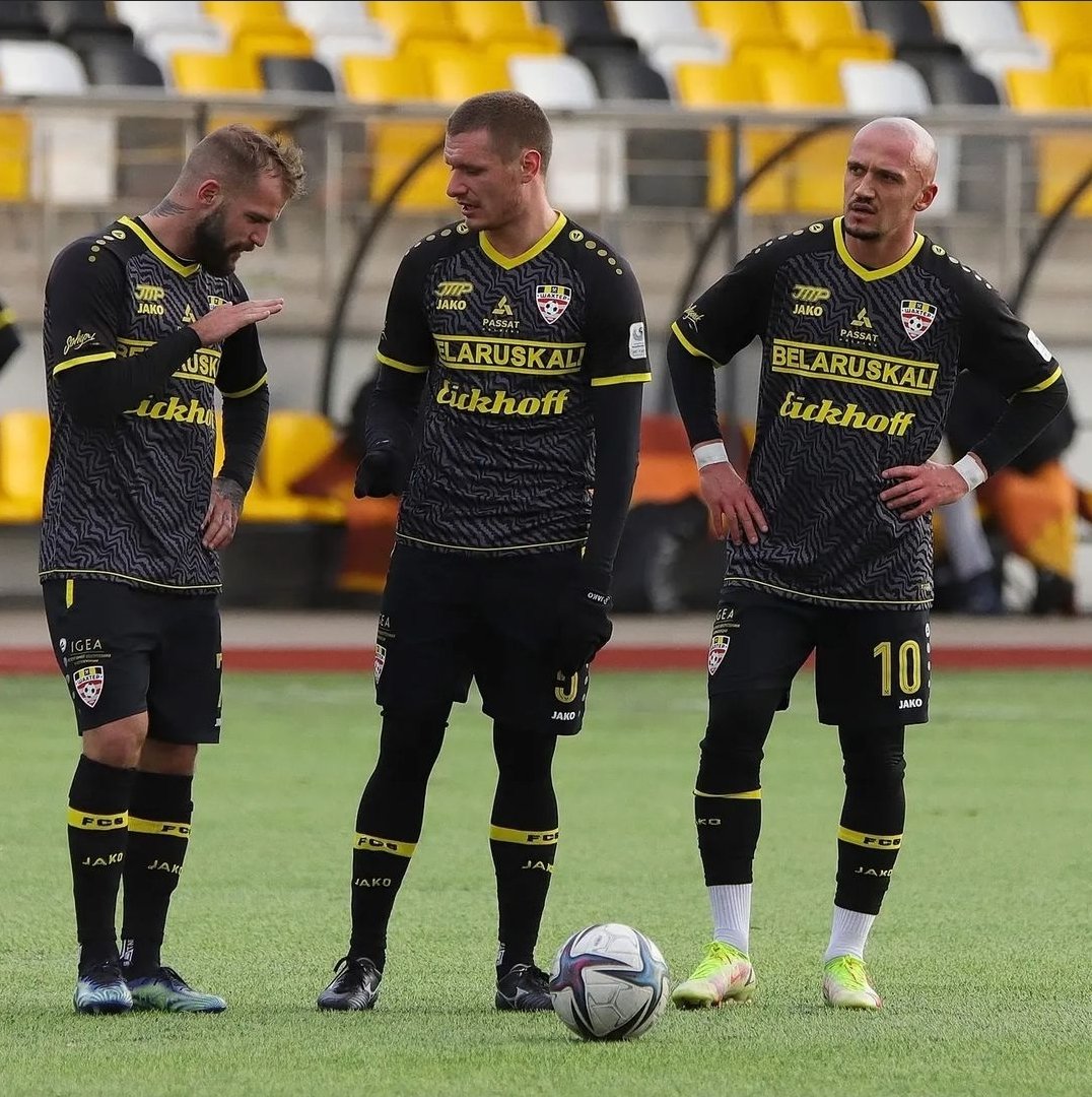 Winning start to pre season today! Turning over Slavia 3-0 several new signings, old faces and youth players featured. All goals came after the break.