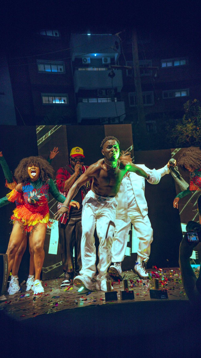 tailoramos's tweet photo. Moment with @themaineltee 

Let me reintroduce myself.

I’m a creative tailor and a professional dance artiste .

Costume made by me . https://t.co/cR0yeh9vfI