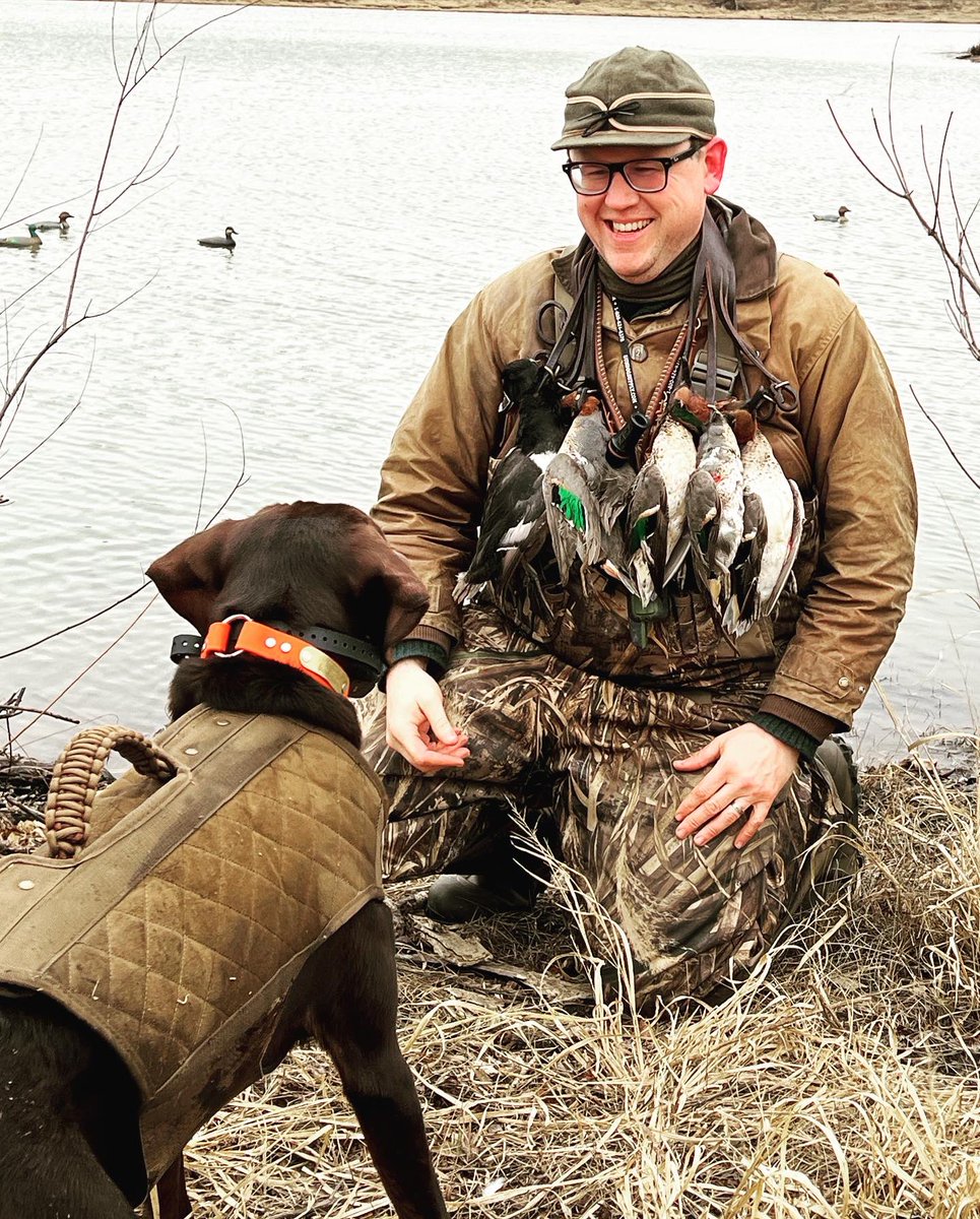 lokosh_saya's tweet image. #pudelpointers are equal parts #huntingmachine and #clown. My buddy Tweedy is named after @JeffTweedy, who is neither hunting machine nor clown but #rocknrollgod. #pudelpointersofinstagram #pudelpointer #versatilehuntingdog #navhda #hunthunthunt #hunttherez #chikashsharez