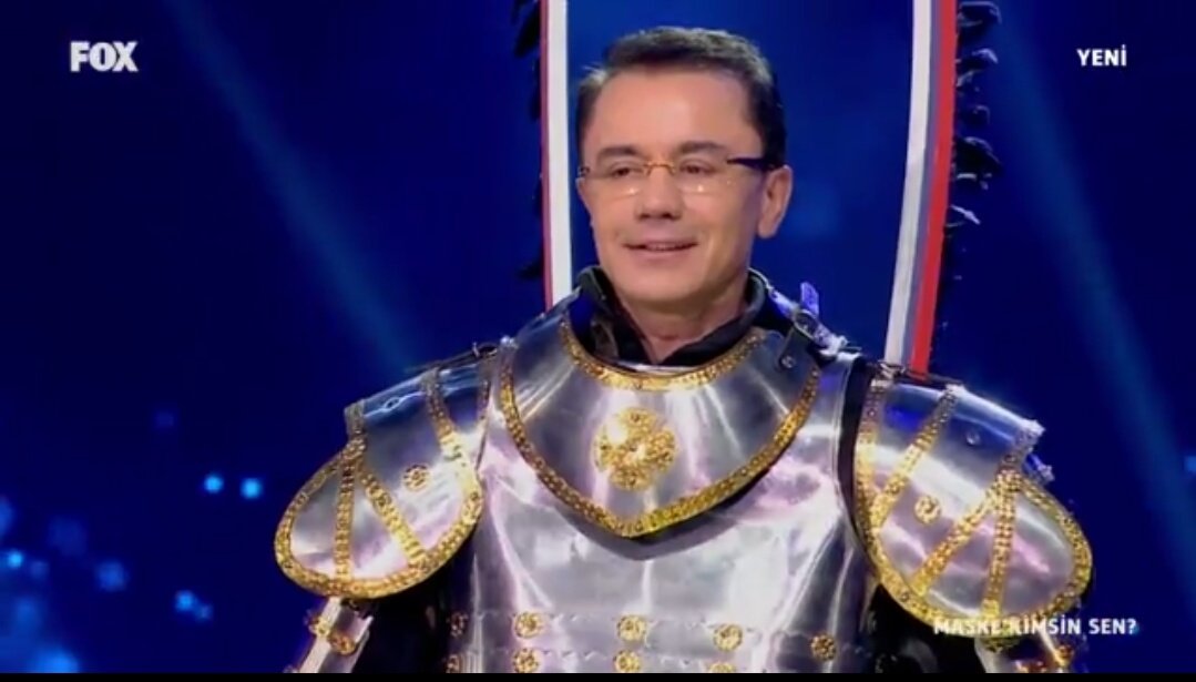 Daha fazla şaşıramazdım. Adam o yaşta neler yapıyor ben gece baş ucumdaki suyu içmeye eriniyorum #EnderSaraç  #MaskeKimsinSen