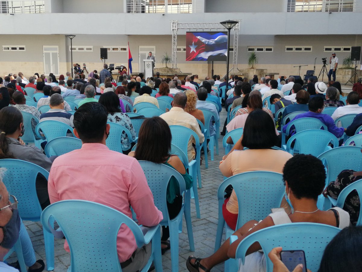 PCTHabana_3CE's tweet photo. #AHORA Acto nacional por el #DiaDeLaCienciaCubana desde @PCTHabana_3CE en @universidad_uci.
¡Muchas felicidades a toda la comunidad científica  cubana!
#15Enero #CienciaDesdeElCorazón https://t.co/82xqNMBQP5