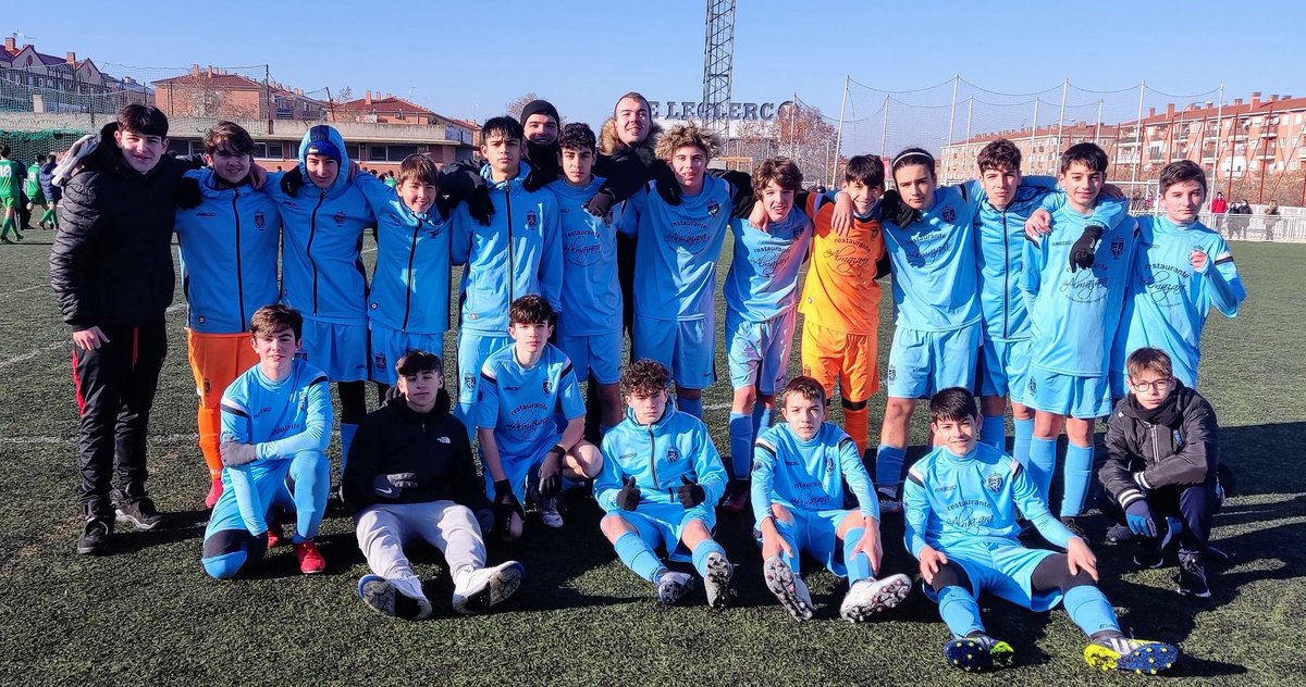EFValdemoro's tweet photo. Victoria de nuestro Cadete E por 1️⃣ a 4️⃣ contra un rival directo, y con los 3️⃣ puntos conseguidos, nuestros jugadores les sobrepasan y ocupan su lugar..💹

.

#vamosescuela🔵 #sumamosyseguimos #nuestrosequipos #rivaldirecto 
Todos somos escuela. Todos somos EFV. https://t.co/Dtf8bqilpW