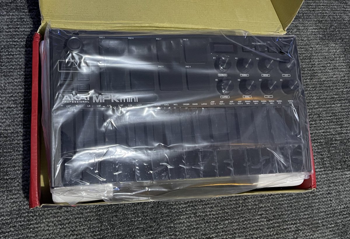 Wiredu_'s tweet image. AKAI Professional MPK Mini MK3 

• 25 Key USB MIDI Keyboard Controller 
• 8 Backlit Drum Pads
• 8 Knobs 
• Music Production Software

• GHS 900