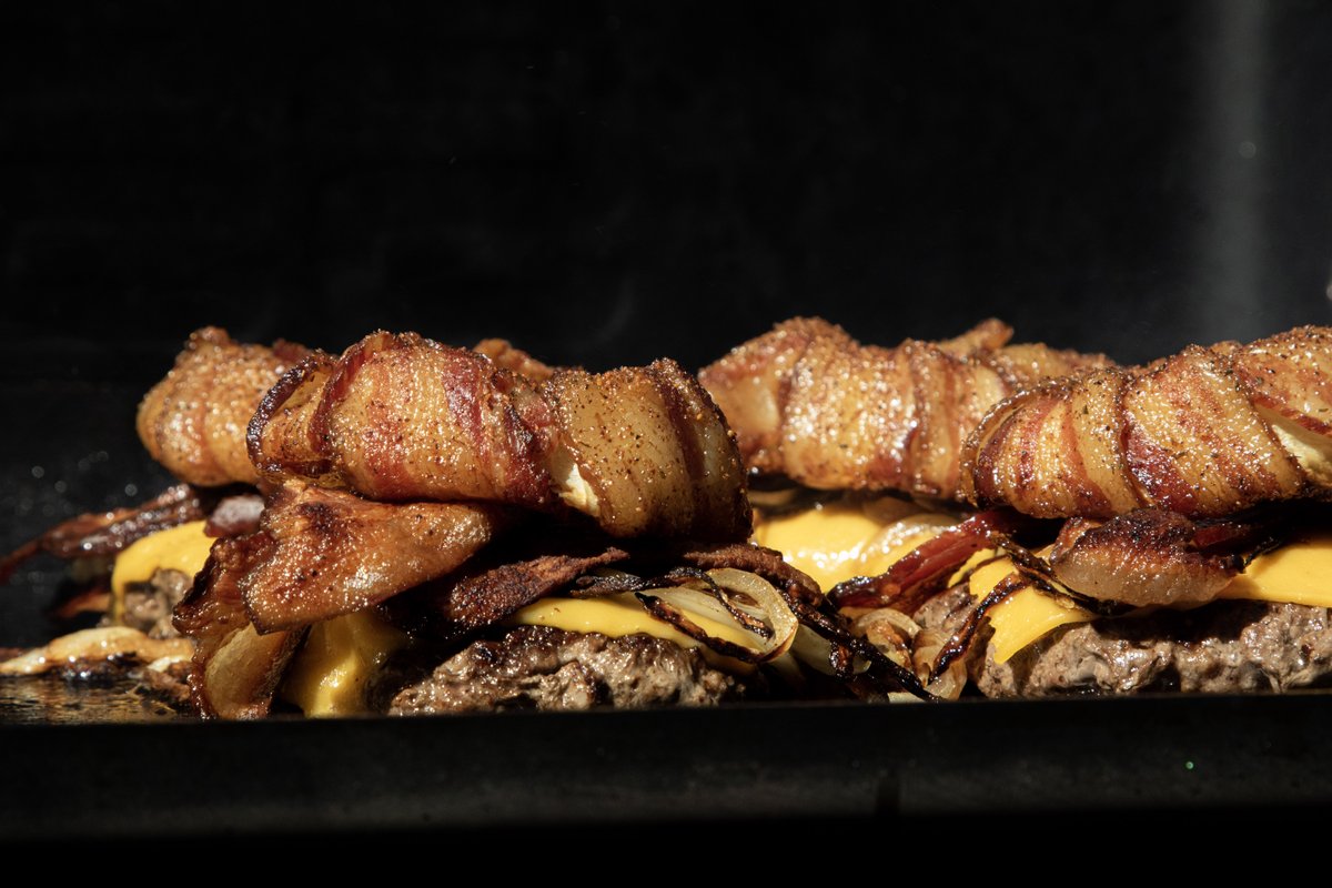 PitBossGrills's tweet photo. Bacon-Wrapped Onion Ring Smash Burgers on the Ultimate Griddle π₯π₯π
You know you want one or two! π
.
.
.
#PitBoss #PitBossGrills #PitBossNation #Griddle #UltimateGriddle #Bacon #SmashBurgers #Burgers #CheeseBurger #Cheesy #GriddleUp #GriddleSaturday https://t.co/ownhQ9Q3Yy