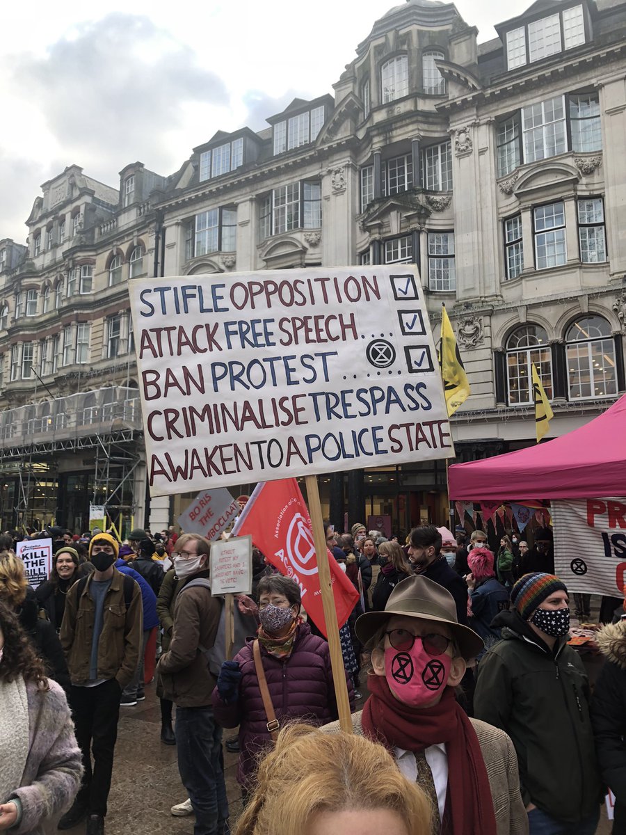 ItRecks's tweet photo. Good work Citizens 🦖 #KillTheBill #CARDIFF #ToriesDevoidOfShame #JohnsonOut #ProtestIsNotACrime #ProtestIsNoisy #ProtestIsOurRight https://t.co/KGeZKMRcvV