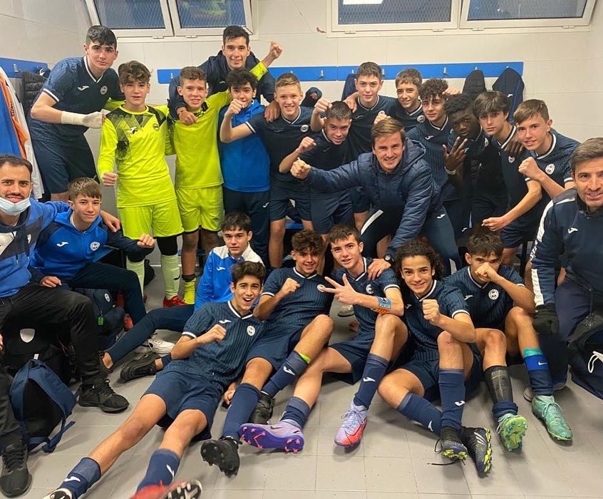 atleticamistat's tweet photo. Infantil A 1-0 Club Costa City 

Los #azules de @pabloperis8 @ivangt7 y @PepePrieto20 cumplen el objetivo de la permanencia en categoría Autonómica en la primera fase de la Liga. 

Queda por delante una segunda fase de grandes partidos para competir y disfrutar. 💙 https://t.co/O2stP5rrDs