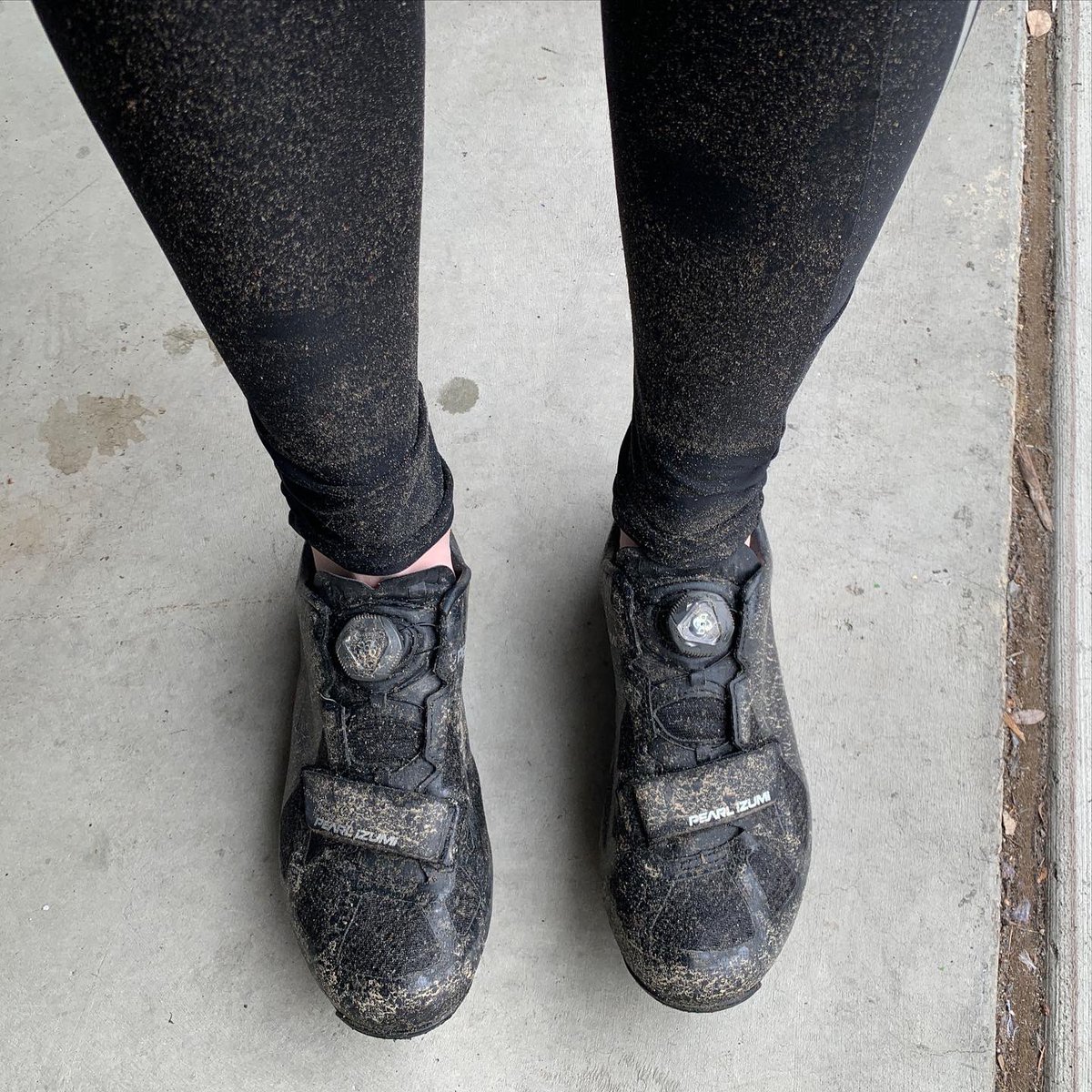 mandymae30's tweet photo. If it ain’t raining, you ain’t training! I enjoy riding in light rain. Of course with rain there’s mud so one can’t be afraid to get dirty! 29 wet and dirty miles!😆

#groupride #theunlikelycyclist #tuc #rain #masi #teamnuun #hshive #teamzoot #triathlontraining #bike https://t.co/QZ0tGgf21R