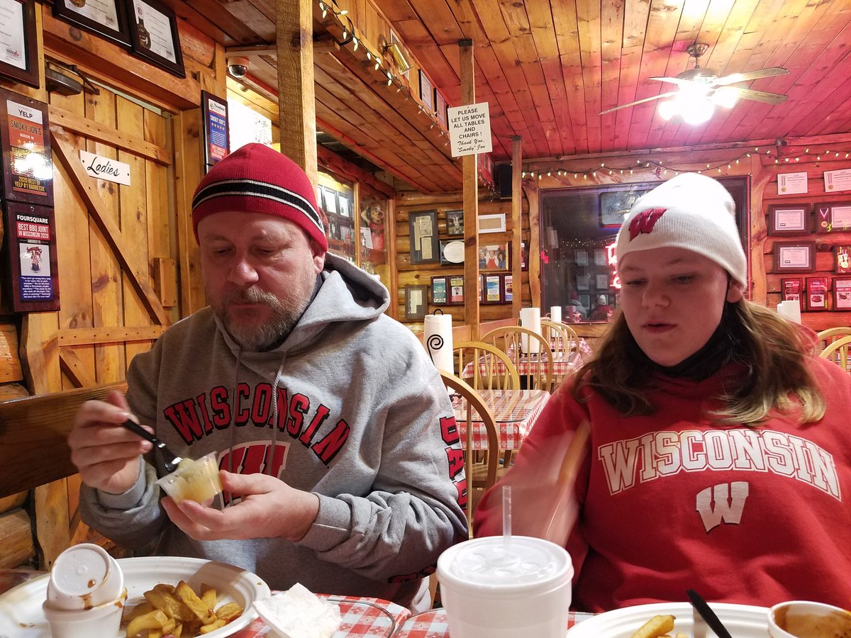 MuellerDessa's tweet photo. Smoky Jons before game time. #OnWisconsin https://t.co/vzzUcbTEGu