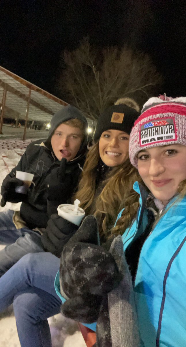 Natalie_Timm's tweet photo. #polariswatchparty https://t.co/K9cVhHv9BK