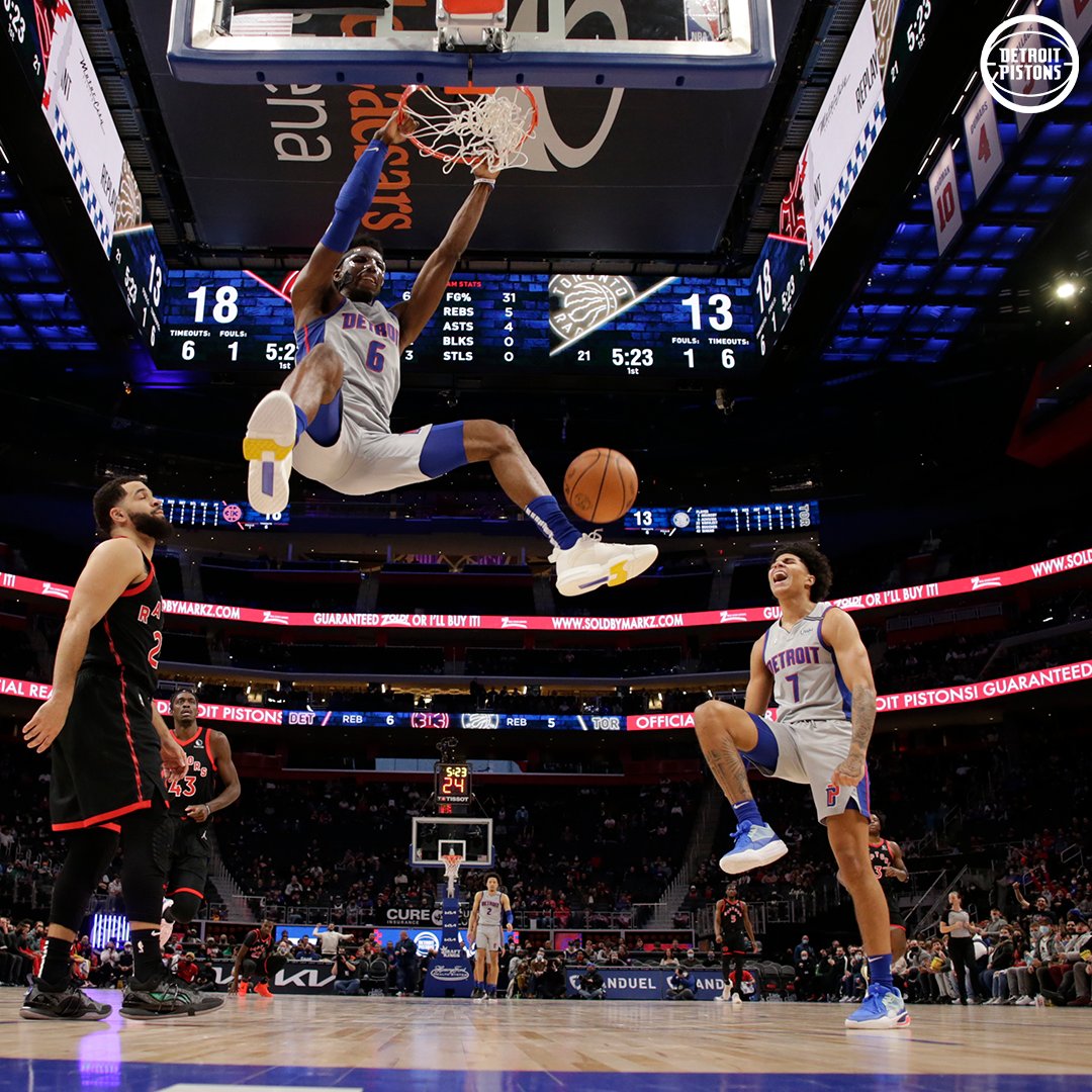 DetroitPistons's tweet image. Get a friend that hypes you up like Killian is hyping up Hami 🤝