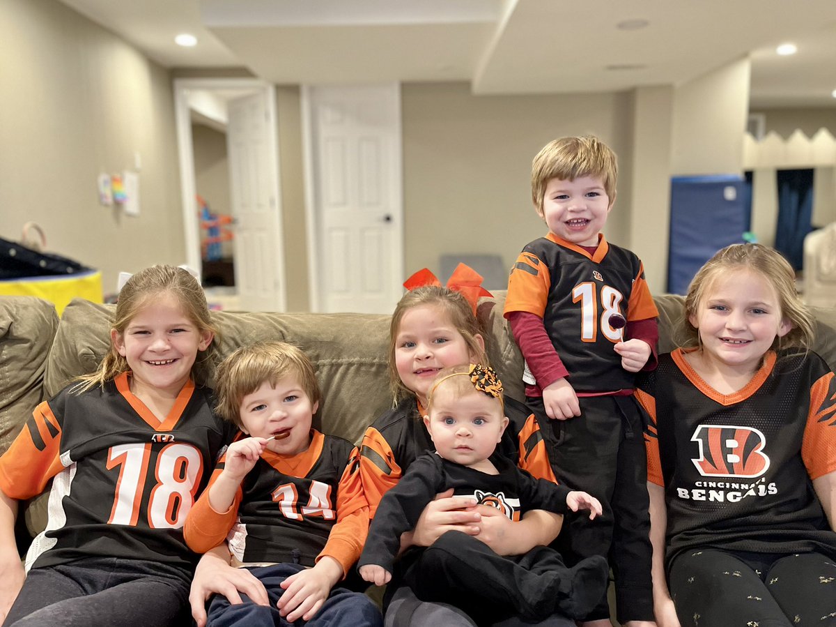 JessicaGroene's tweet photo. WHO DEY!! 🐅 #ShowYourStripes #RuleThePlayoffs #RuleTheJungle https://t.co/l61sWGVIGb