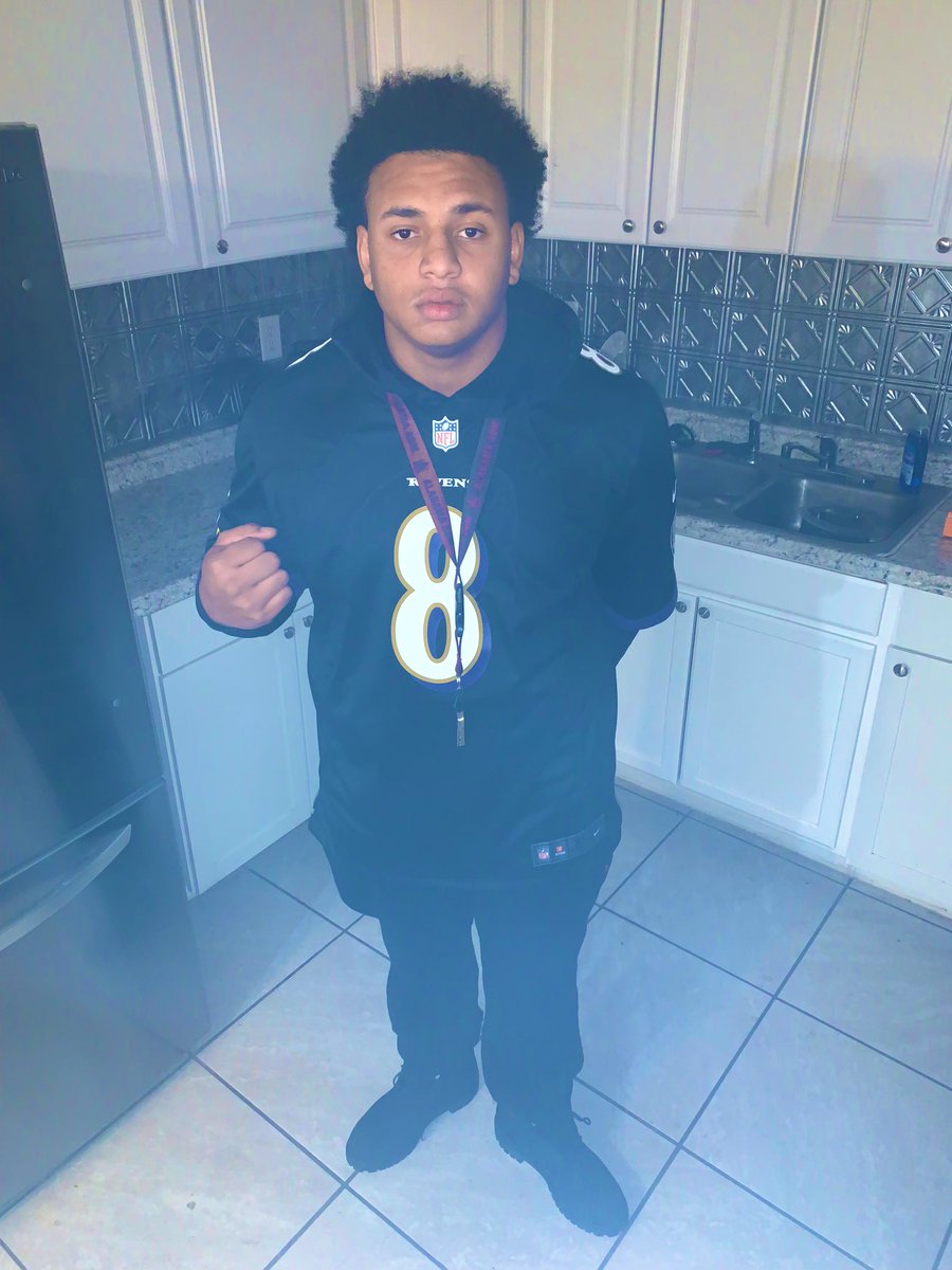 guybur8's tweet photo. Run up them racks shoe box like a go fund #aamu https://t.co/XiHj3cVySo