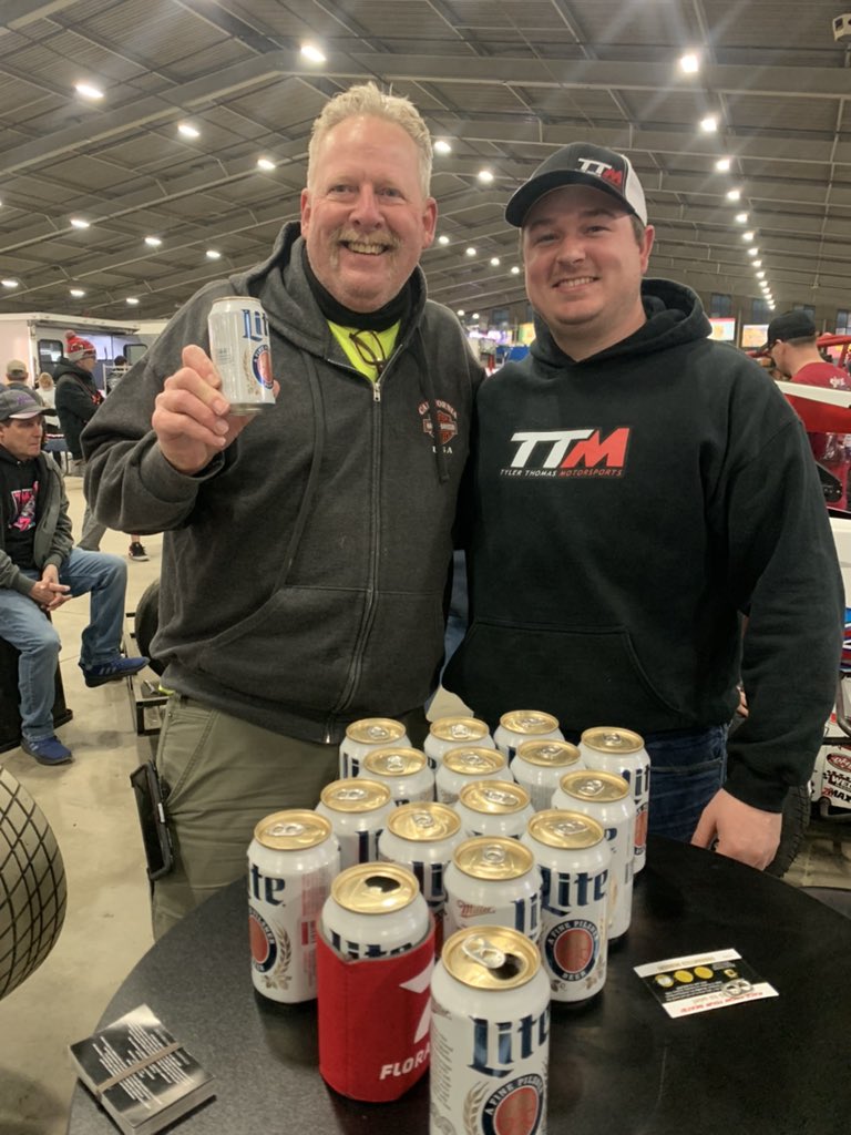 Tyler Thomas tweet media