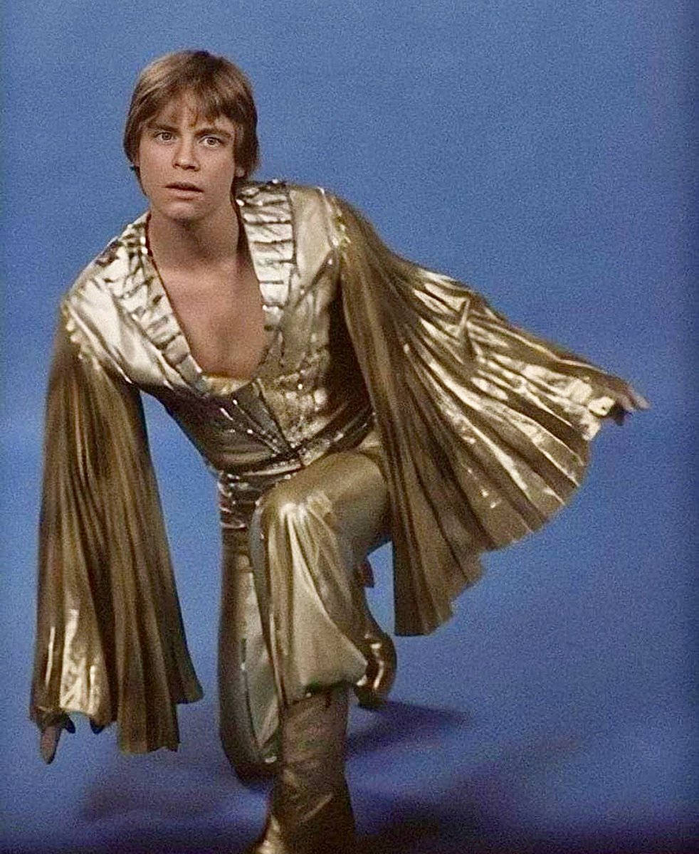 KellyKeairnes's tweet image. No one will see this, but….
Who wore it better? @RealLyndaCarter @HamillHimself 
#LyndaCarter #MarkHamill #goldblouse