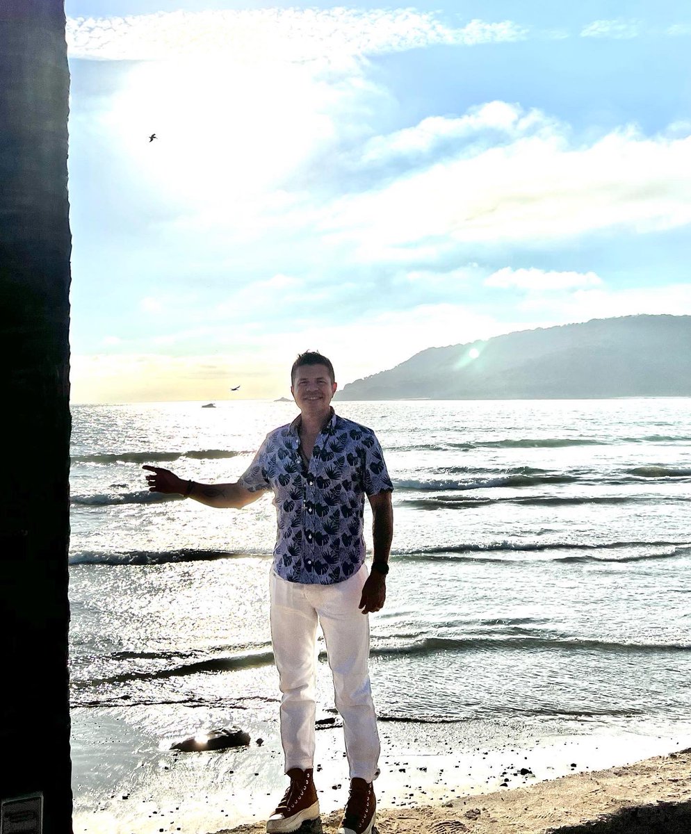 j_medina37's tweet photo. #sabado #amigos #sabadoAdictivo @memoadictivo #DavidContreras #sunsets #Mazatlan en @la_mztleca Biennn Agusto👊👊saludos a todos!! #felizfindesemana https://t.co/N7203WSEmk