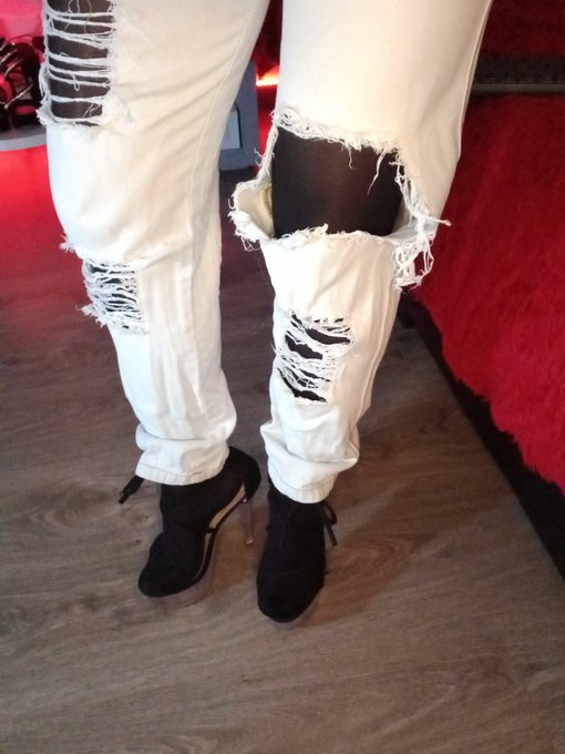 I am online https://t.co/nEoQ7IKOvx<a href="/tag/nylon"class="tags"><span>#nylon</span></a>