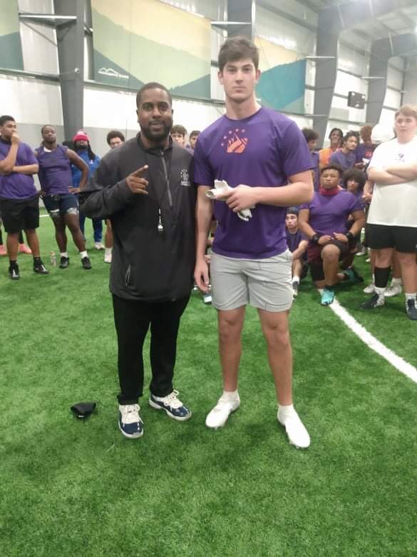 appalachiaprep's tweet photo. Congrats to 23’ LB - Gabe Sneed (Union HS, VA) for being awarded the 2022 APC Senior and UC Showcase Top LB! Sneed was also in the mention of Top DL. https://t.co/sxIg1VqbfJ