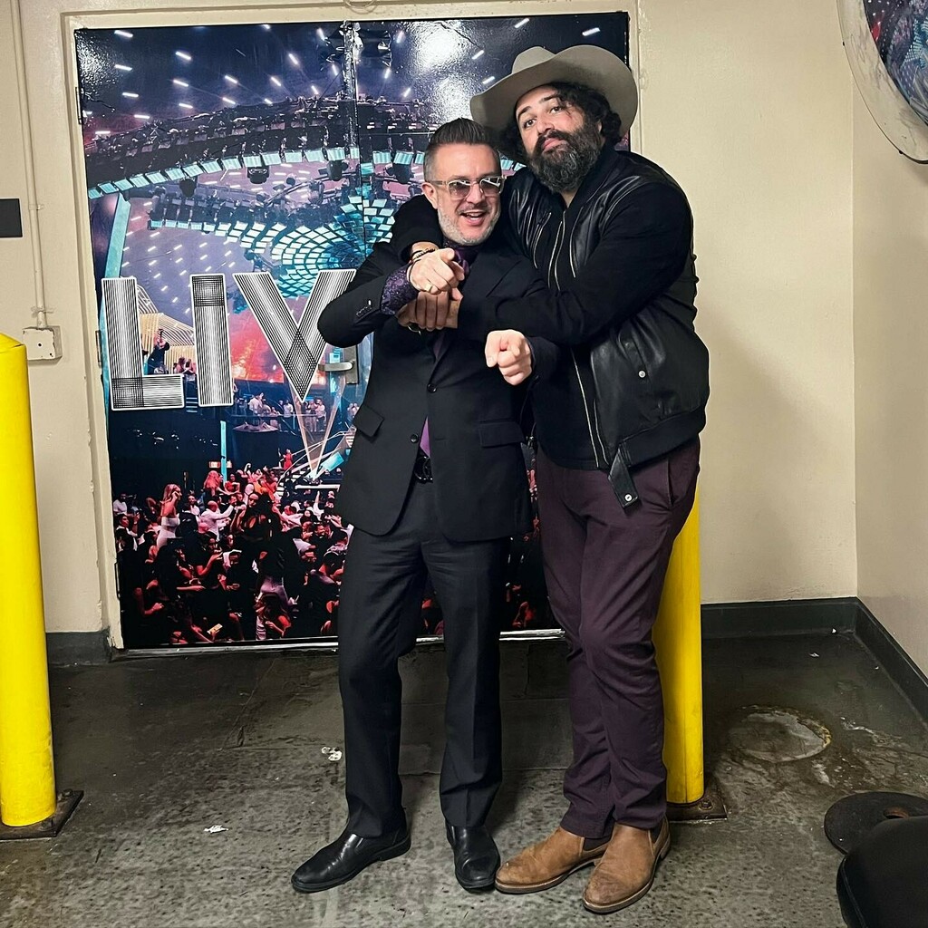 jorgematto's tweet photo. Love this guy!!! @7elvis7 @livmiami  your tag is on your pen15 https://t.co/thhgMdNgot https://t.co/CtdHTwOnaD
