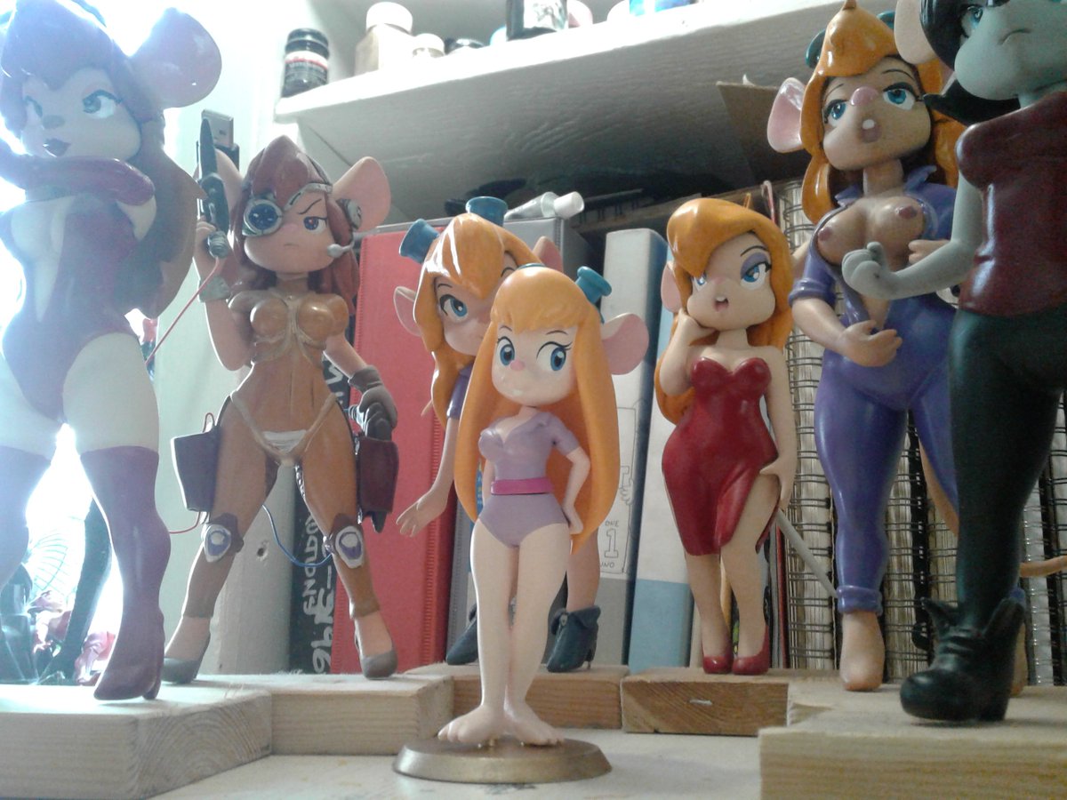furrysculptures's tweet photo. My friend ChipN'Dead sent me this photo time ago, his gadget collection, custom made figures by him except the middle one that was made by me. #gadgethackwrench #gadget #rescuerangers #figures #figuremaking https://t.co/hh78WRf7jW