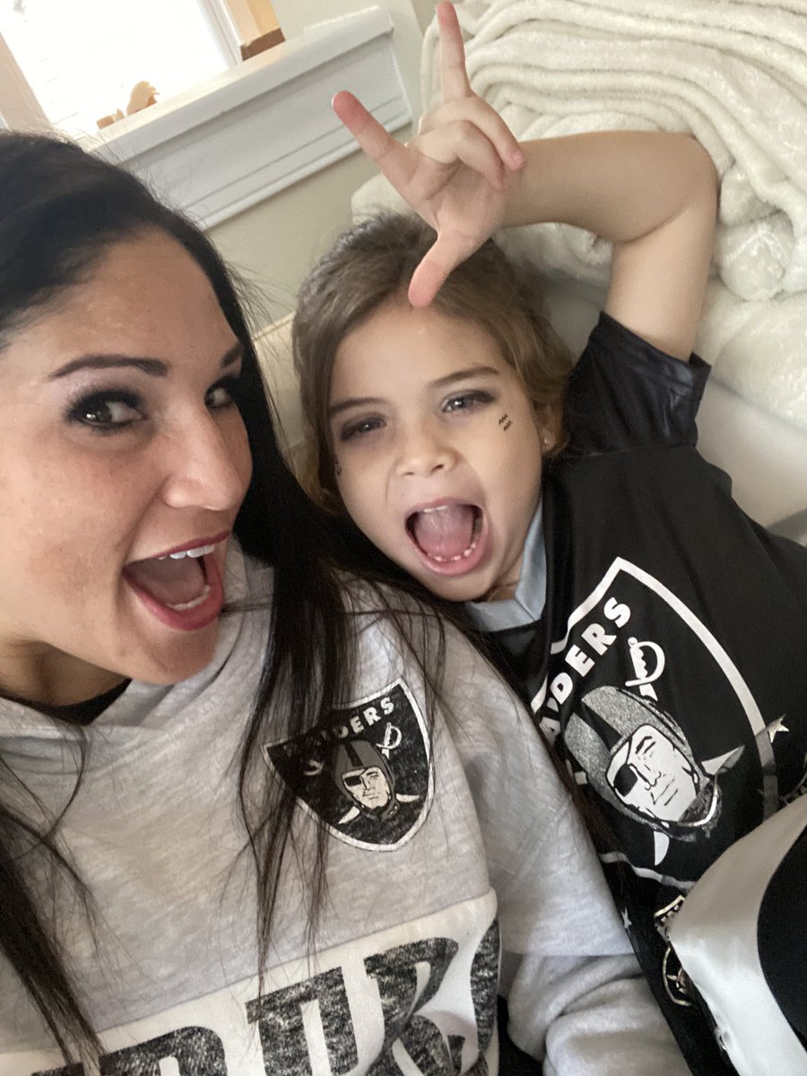 dentistluck's tweet photo. Can’t wait to watch these @Raiders! #justwinbaby https://t.co/DniE3eTpq6