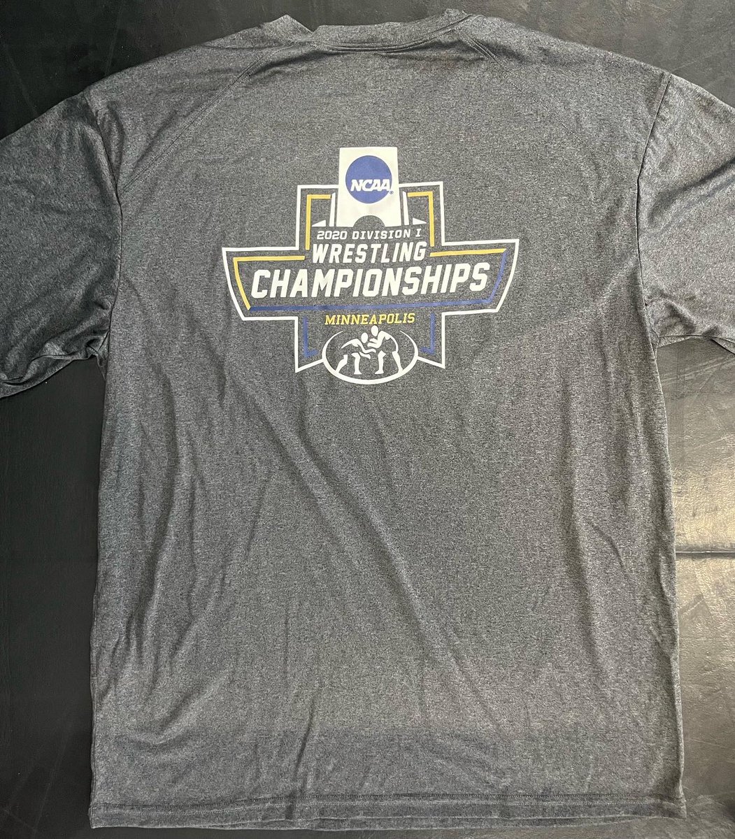 KJBorsh's tweet image. Todays dual starts at 5pm. Retweet this for your chance to win a limited edition 2020 @BearcatsWrestle ncaa wrestling championships T-shirt. 2 winners. Must retweet by midnight tonight.  Random draw will be Monday for the winners.