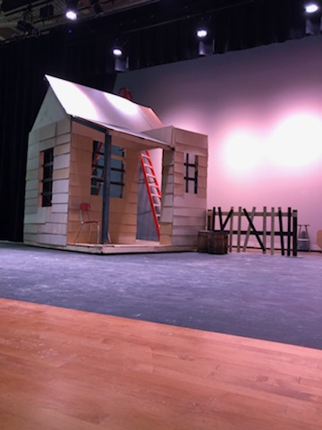 dgrzeskowiak1's tweet photo. much done today!! Good work crew today! WIZARD OF OZ  MARCH 18-20, 2022
#mwwizardofoz 
#mwdrama 
#pr1deinthepaw https://t.co/UZOwDcN6Sa