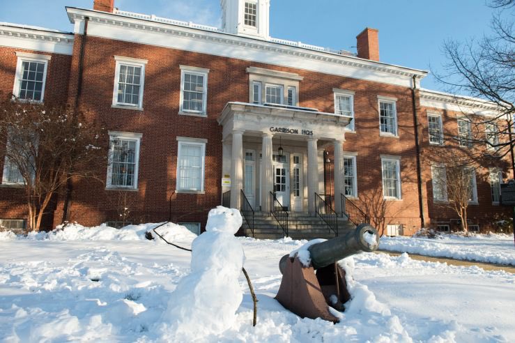 USAGFortMeade's tweet photo. We are closely monitoring the winter storm expected to impact the Fort Meade region on Sunday afternoon, January 16, 2022. The Garrison Commander will meet with staff tomorrow morning and a weather call will be made tomorrow before 1 p.m.
#TeamMeade #StaySafe https://t.co/ao6KZwREpy