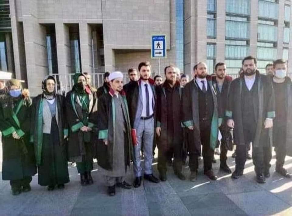 Metinonder1967's tweet photo. Siz hiç cübbeli, takkeli yargıç gördünüz mü? Muhtemelen görmediniz.

İşte görün adalete de bulaştı tarikatçılar. Bu görüntü Çağlayan adliyesinden. https://t.co/XgQXgAv3tr