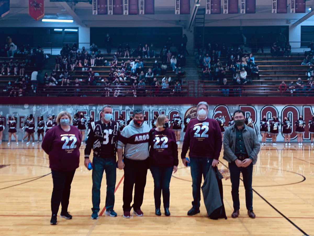 touliosedD's tweet photo. Congratulations to our Distinguished Alumni class of 2022 and thank you to all our alumni, students, staff and community member on a great Alumni Night. #argoalumninight2022 #argocommunitystrong #argopride https://t.co/11prMPn6tW