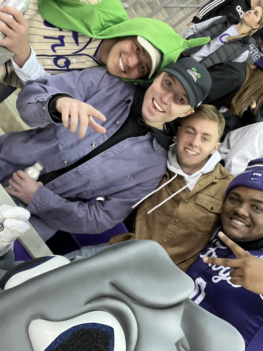 bten210's tweet photo. #GoFrogs https://t.co/fvI3WxSJGo