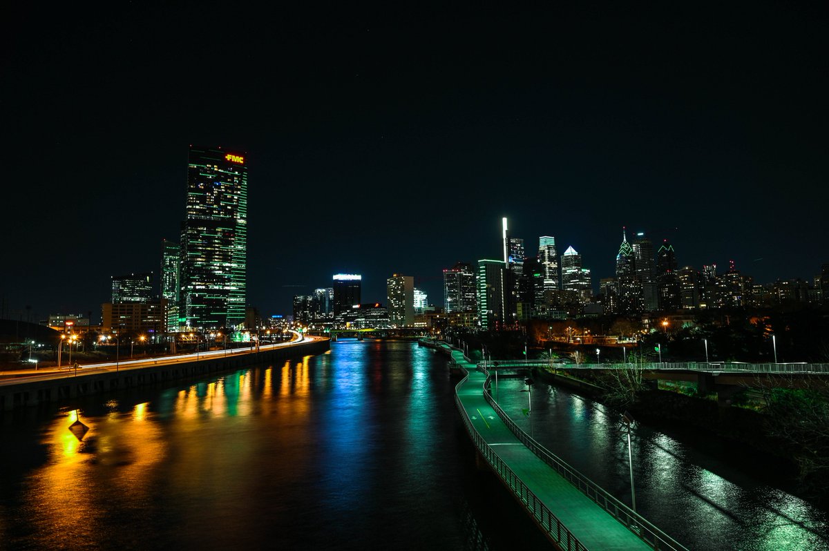 Eagles's tweet photo. Painting the town green.

#FlyEaglesFly https://t.co/LFUOjGFlEW