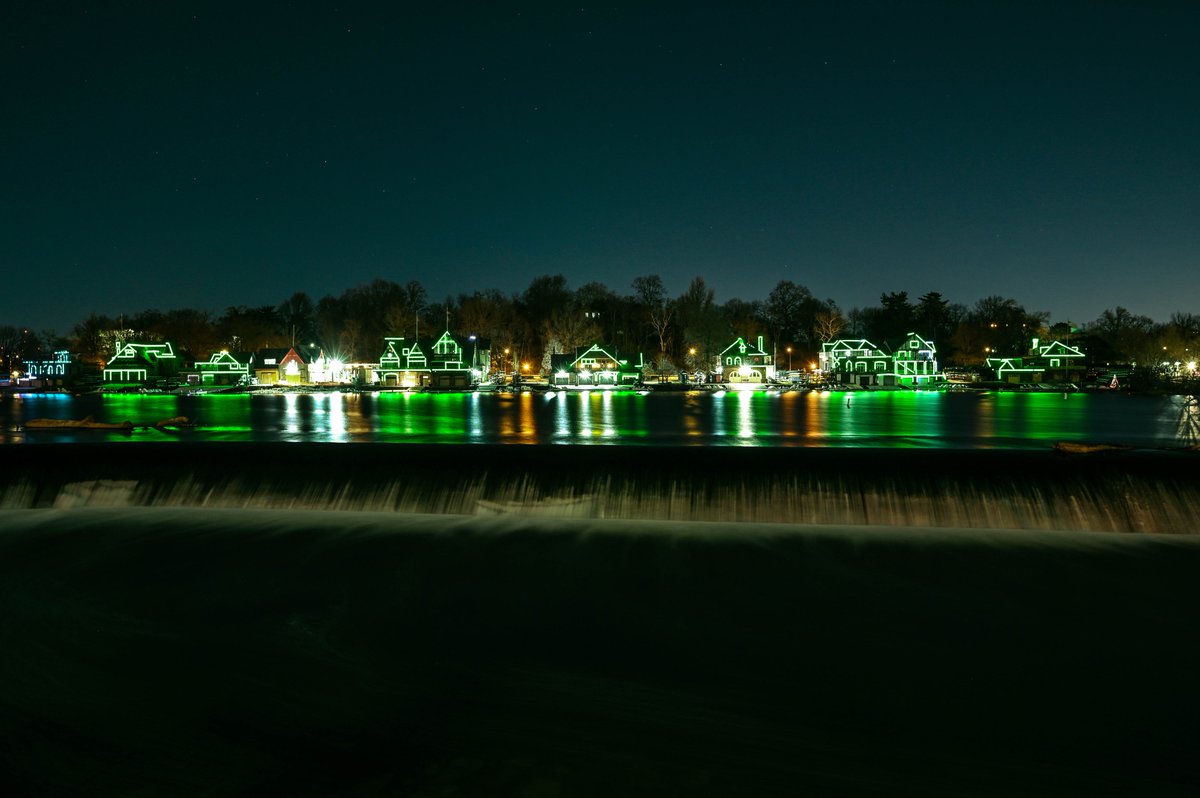 Eagles's tweet photo. Painting the town green.

#FlyEaglesFly https://t.co/LFUOjGFlEW