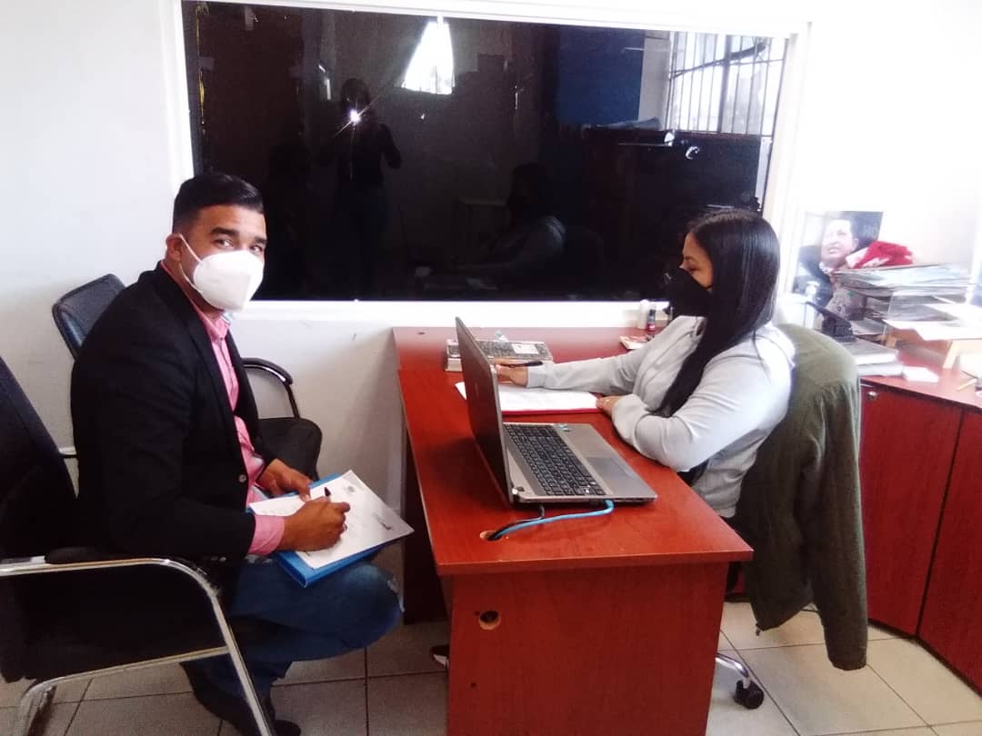 defensoria_bol's tweet photo. Defensoría del Pueblo sub sede Puerto Ordaz realizó visita a la oficina del SAIME San Félix, con el objetivo de conocer el cronograma de atención dirigida a la población #Guayanesa 
@aruizddp 
@ZoraiseR 
@MariaReyesOrtiz 
@Defensoria_Vzla 
@DGACDDP https://t.co/ecFcbERAH6