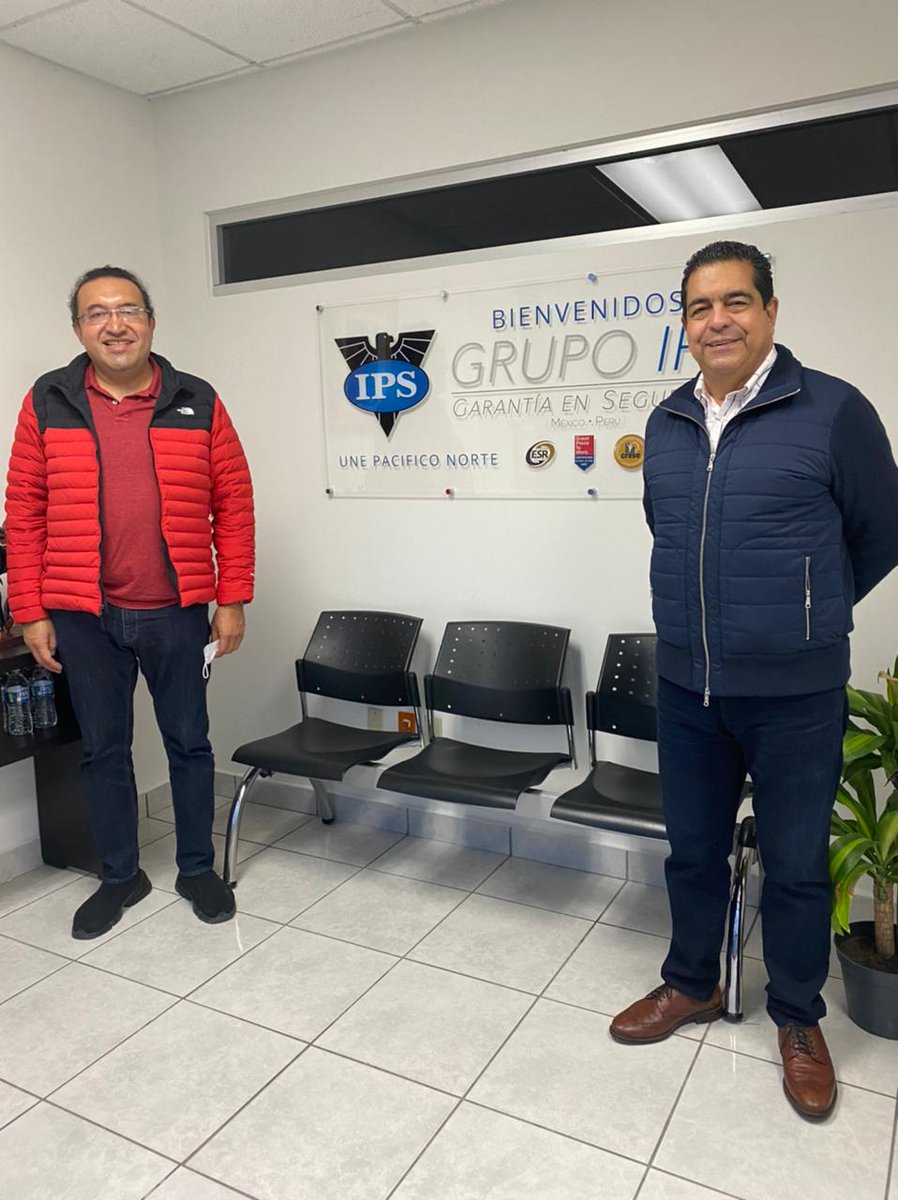 Armando_ZunigaS's tweet photo. Con muchísimo gusto visité a nuestros colaboradores en Tijuana. Al saludarlos, observé su compromiso y motivación al trabajar con el liderazgo de nuestro subdirector @ggf10. Por ello somos la única empresa de #SeguridadPrivada certificada en @GPTW_Mexico. ¡Enhorabuena! https://t.co/Il14M1CrB3