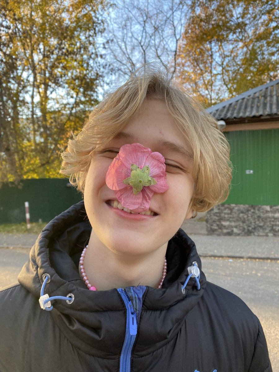 ohgrac's tweet photo. вот не будь ему 14, а мне 21, то простите девчонки, но забрала бы его себе 

ну за что мои ребята такие вауч??? https://t.co/keOk38kubc