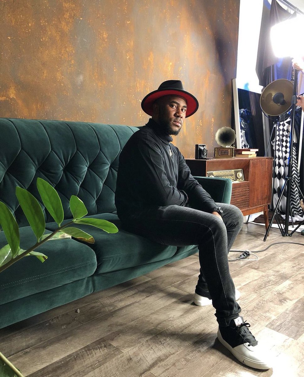 EfzoBeats's tweet photo. I dey enter your eyeβ¦π
oya shoot your shot,
nor go dull am β¦π
or you wan play with grace?π
#efzo #Naija #Ghanaians #wale #Brainjotter #LiquoroseTheBigFish https://t.co/qU8qHyGGaK
